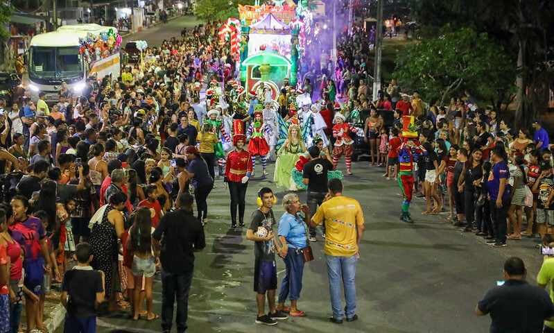 A receptividade da população com a Parada Natalina - Foto: Clóvis Miranda / Semcom