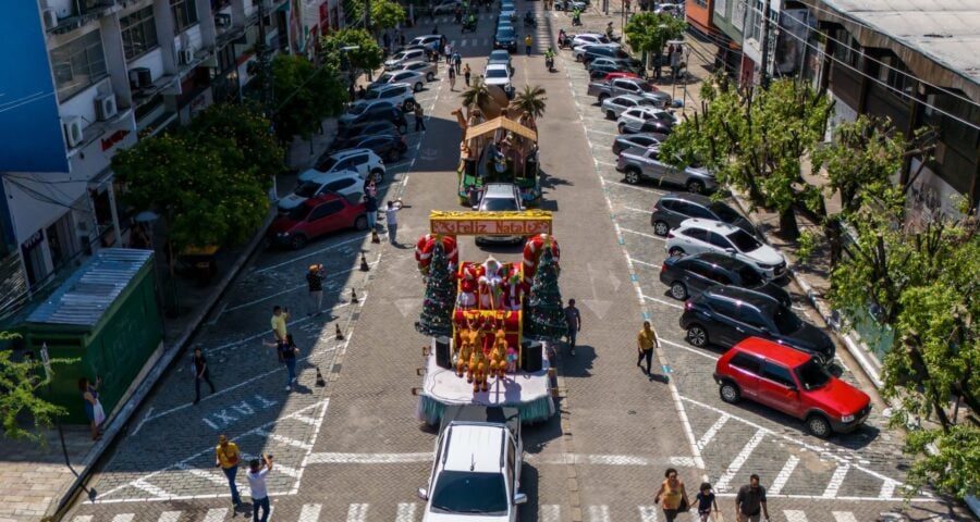 'Parada Natalina' acontece no Centro de Manaus nesta terça