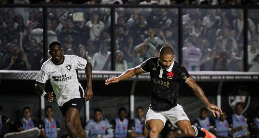 Paulo Henrique faz fila e marca o gol que deu a vitória ao Vasco - Foto: Leandro Amorim : Vasco da Gama