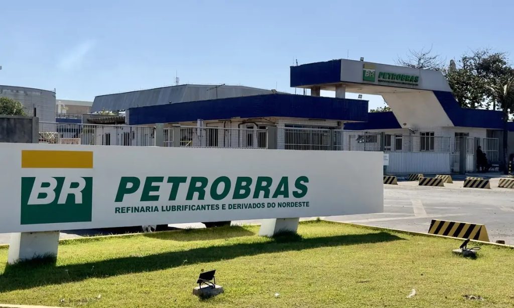 Petrobras informa sobre rescisão de contrato de venda da refinaria LUBNOR