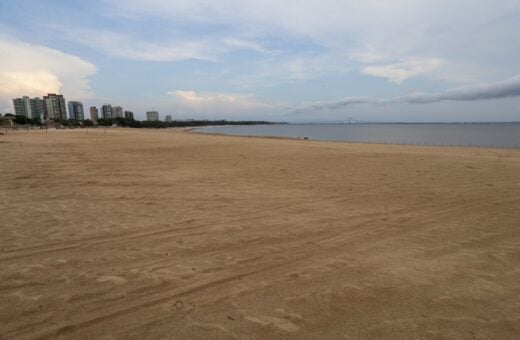 Seca do Rio Negro na Praia da Ponta Negra em Manaus- Foto: Clóvis Miranda/Semcom