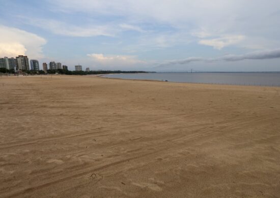 Seca do Rio Negro na Praia da Ponta Negra em Manaus- Foto: Clóvis Miranda/Semcom