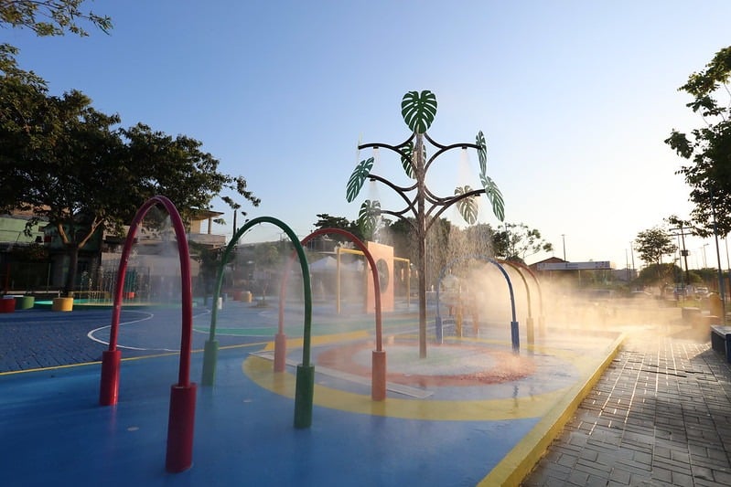Primeira praça molhada de Manaus é inaugurada na Zona Sul da cidade