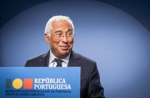 Primeiro-ministro de Portugal, António se demite após ser alvo do MP