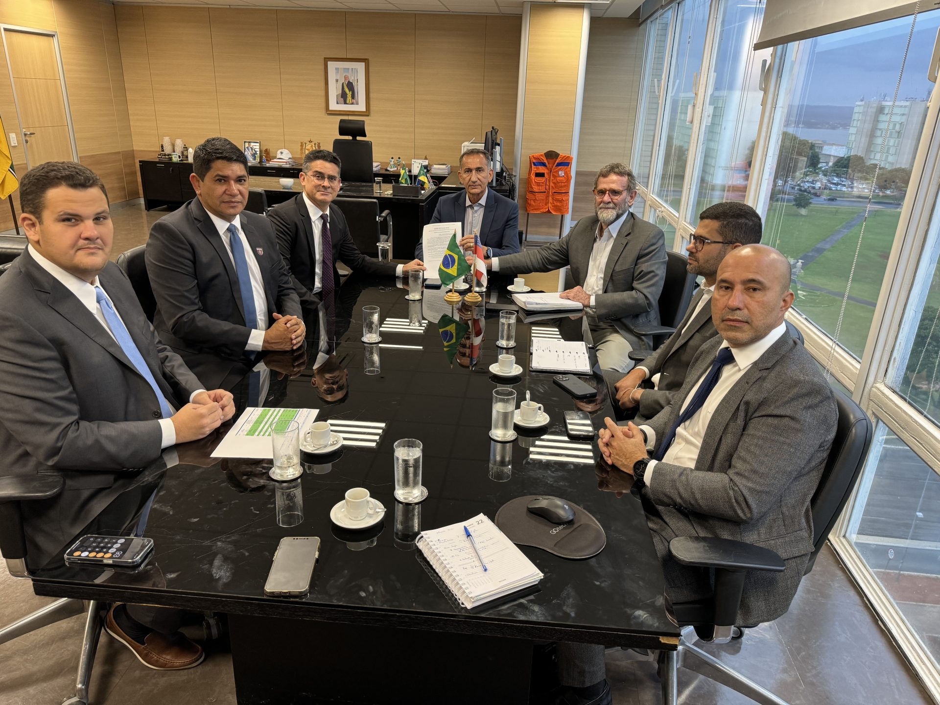 Reunião do prefeito com o ministro Waldez Góes - Foto: Divulgação/Agência Brasil e Semcom