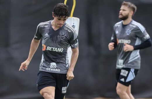 Dodô retorna aos treino nesta quinta-feira (23) e pode reforçar o Santos no jogo contra o Botafogo - Foto: Reprodução/Instagram @dodopires