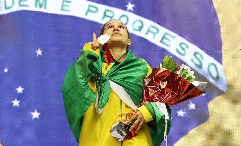 Giuliany subiu ao pódio e conquista medalha de ouro no campeonato - Foto: Divulgação/Secom
