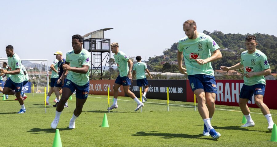 Seleção brasileira enfrenta a Colômbia nesta quinta-feira (16) pelas Eliminatórias para Copa 2026 - Foto: Reprodução/Joilson Marconne / CBF