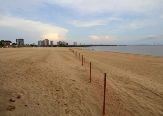 Seca do Rio Negro na Praia da Ponta Negra na capital do Amazonas - Foto: Clóvis Miranda/Semcom