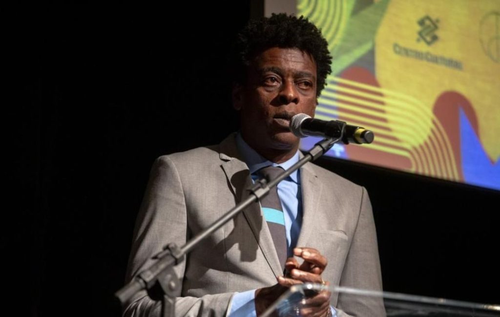 Seu Jorge recebe título de Embaixador da Cultura Brasileira