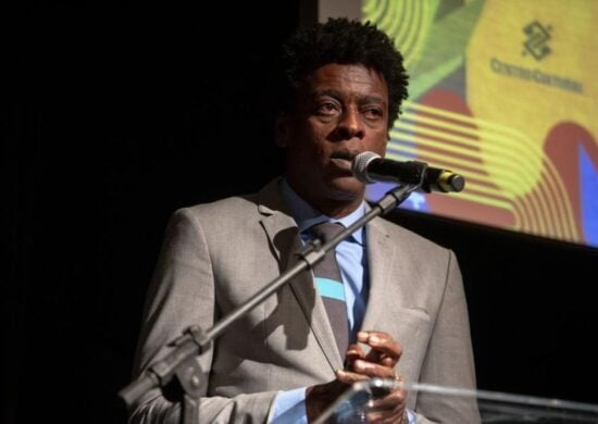 Seu Jorge recebe título de Embaixador da Cultura Brasileira