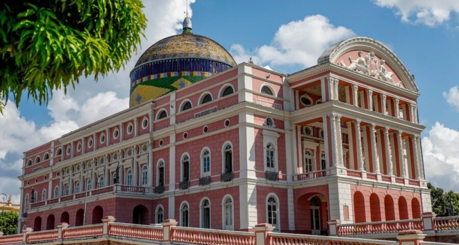 Teatro Amazonas divulga novas datas para espetáculos adiados