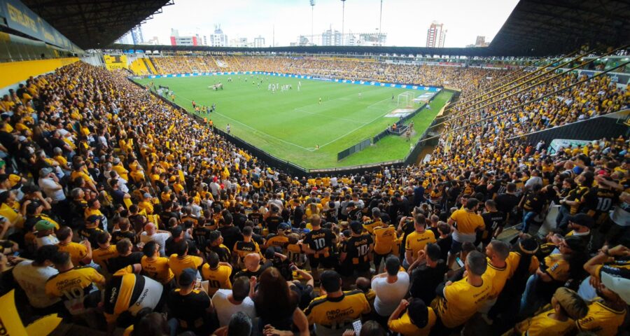 Jogo ocorreu no Estádio Heriberto Hülse, na cidade de Criciúma - Foto: Alex Inácio/Criciúma E.C