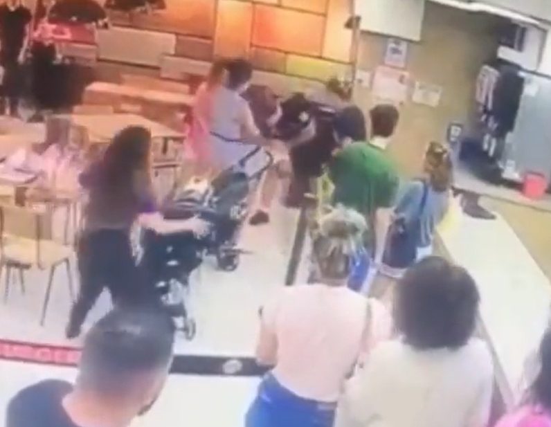 VÍDEO homem salva bebê que se engasgou em shopping no MS
