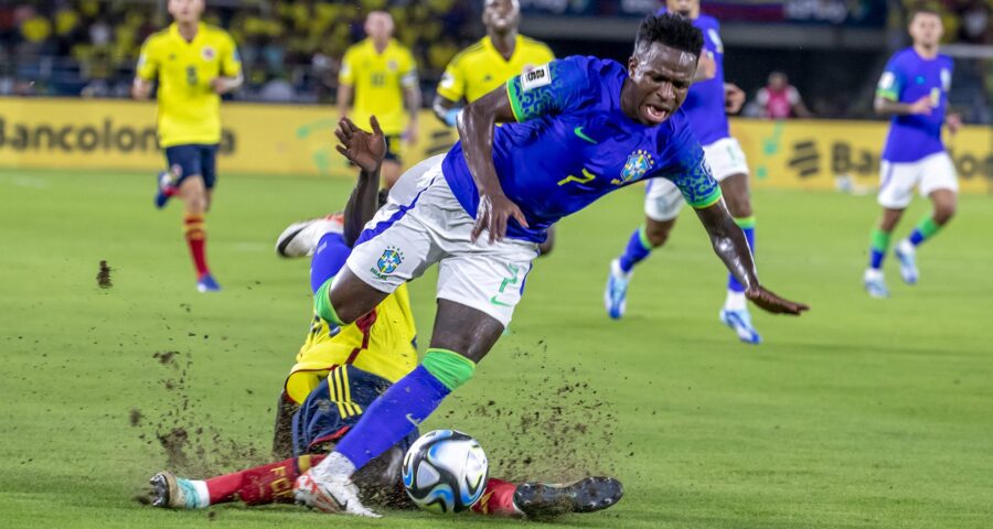 Vini Jr. desfalca a Seleção no próximo jogo após sofrer lesão durante partida contra a Colômbia - Foto: Reprodução/CBF