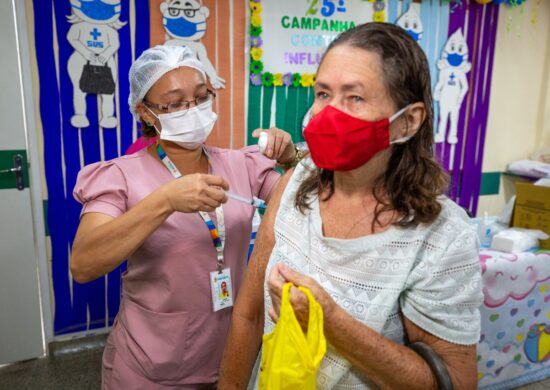 Vacinação contra Influenza e atualização de caderneta infantil inicia em Manaus