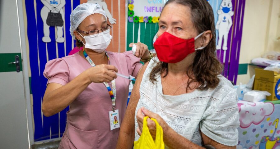 Vacinação contra Influenza e atualização de caderneta infantil inicia em Manaus