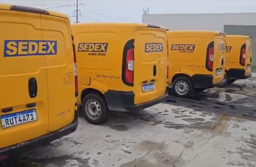 Vans furtadas em MG e usadas pelos correios em Manaus são detidas