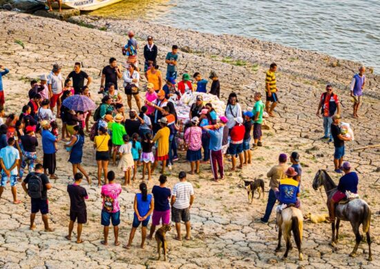 Mais de 300 famílias recebem ajuda humanitária em regiões de Parintins