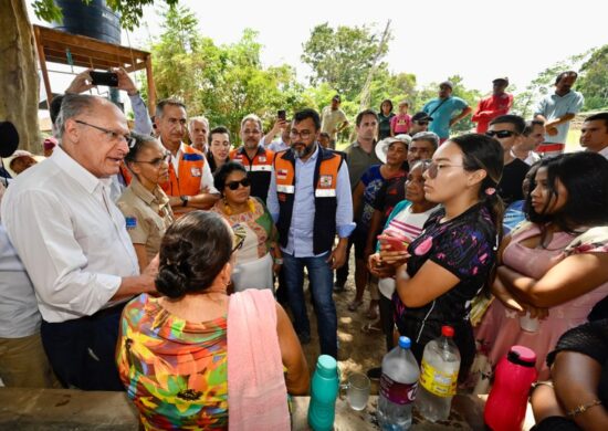 Comitiva ministerial visita comunidade do Catalão (AM), atingida pela seca - Foto: Cadu Gomes/VPR