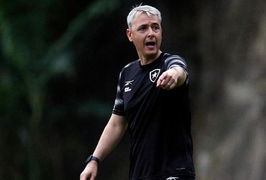Tiago Nunes fará sua estreia como treinador do Botafogo - Foto: Reprodução/Vitor Silva / BFR