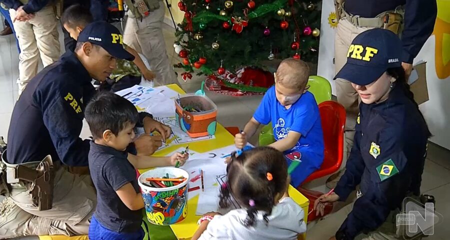 Crianças com câncer recebem doações da PRF-AM – Foto: Reprodução/TV Norte Amazonas