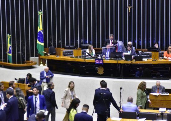 Plenário da Câmara dos Deputado durante votação de propostas - Foto: Zeca Ribeiro/Câmara dos Deputados