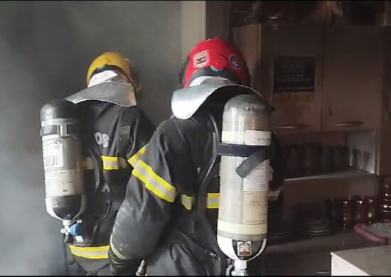 Incêndio atingiu principalmente quarto do imóvel - Foto: Divulgação/Corpo de Bombeiros