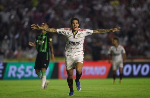 O Flamengo vence o América-MG e chega a vice-liderança do Brasileirão - Foto: Reprodução/Gilvan de Souza/CRF