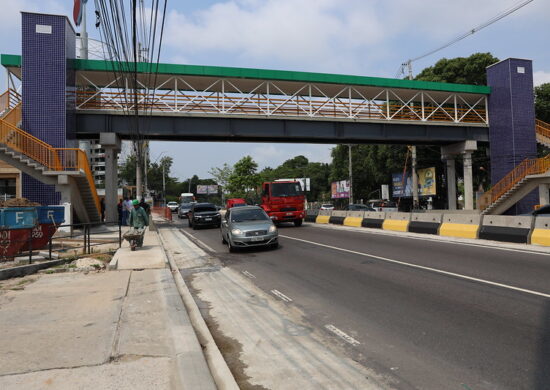 Passarela fica em frente ao TCE-AM - Foto: Arquivo Semcom