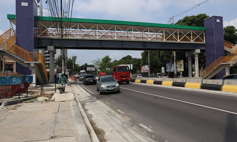 Passarela fica em frente ao TCE-AM - Foto: Arquivo Semcom