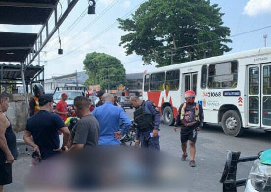 Suposto assaltante é agredido por populares na Zona Leste de Manaus – Foto: Reprodução/TV Norte Amazonas