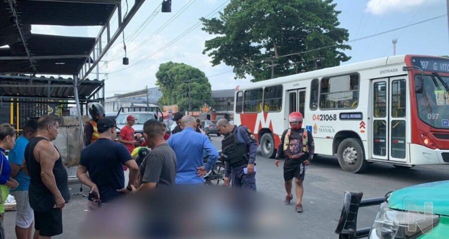 Suposto assaltante é agredido por populares na Zona Leste de Manaus – Foto: Reprodução/TV Norte Amazonas