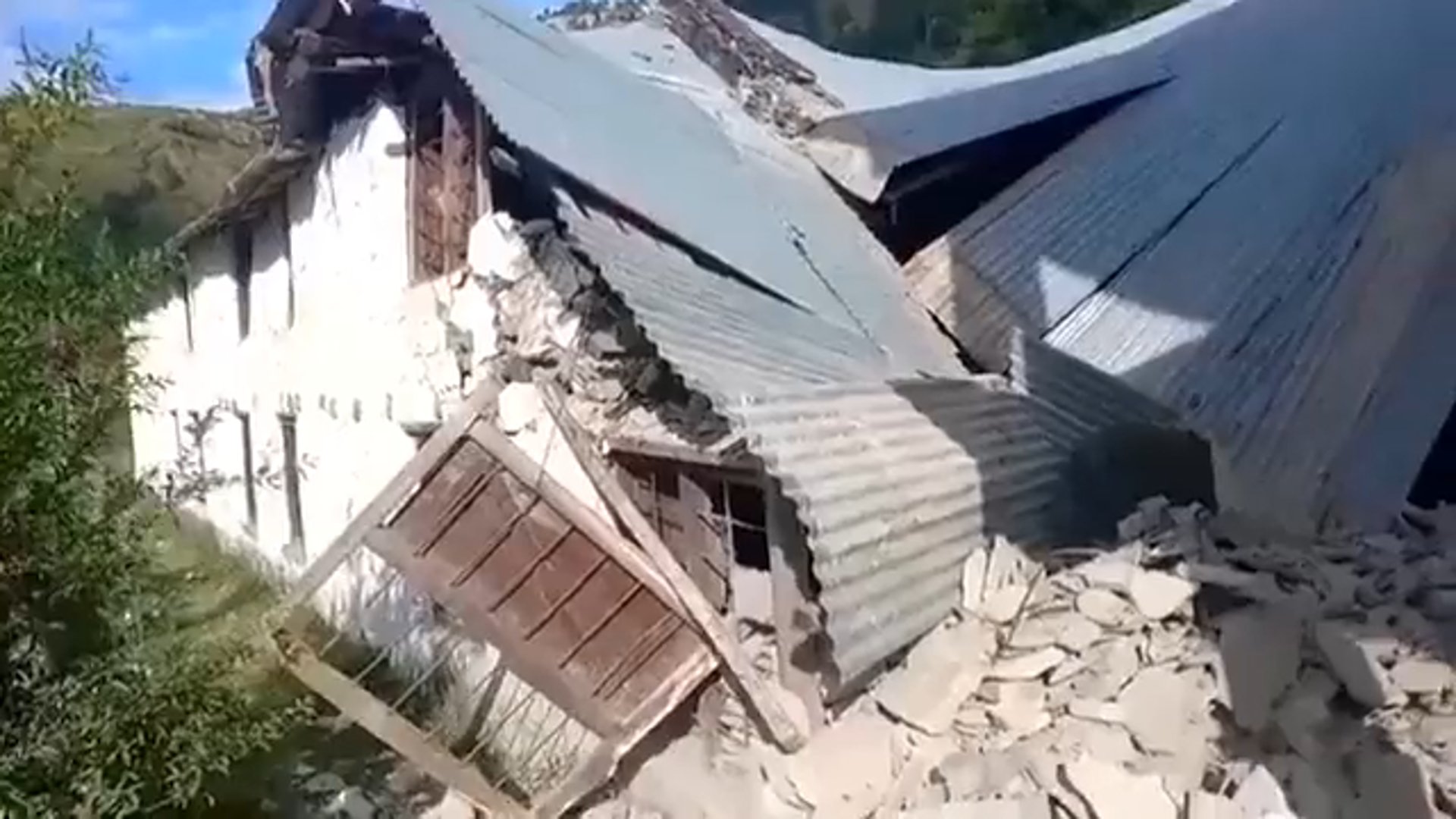 Terremoto no Nepal deve contabilizar mais vítimas. segundo autoridades - Foto: Reprodução/X @Joo00556315
