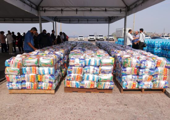 Alimentos são enviados para comunidades ribeirinhas afetadas pela seca no rio Negro - Foto: João Viana/Semcom