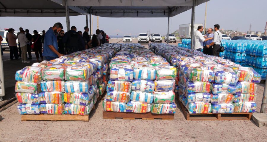 Alimentos são enviados para comunidades ribeirinhas afetadas pela seca no rio Negro - Foto: João Viana/Semcom