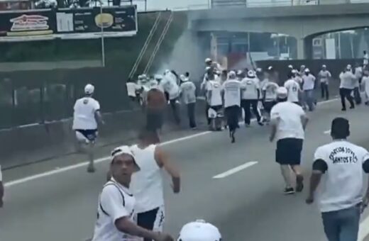 Torcedores do Corinthians e Botafogo causam confusão meio a Rodovia Presidente Dutra no RJ - Foto: Reprodução/X @disangermano