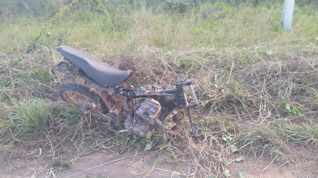 Acidente entre moto e caminhonete deixa 2 mortos em rodovia de RR