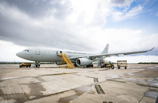 Aeronave KC-30 da FAB vai resgatar brasileiros no Líbano