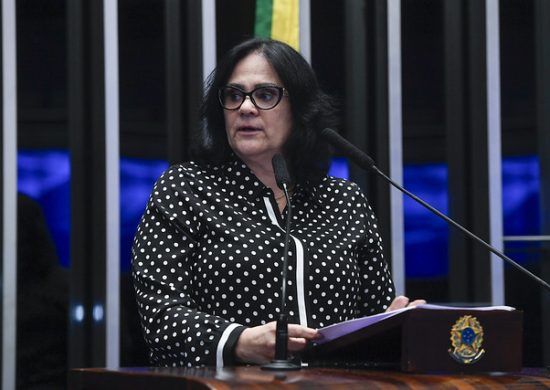 Em discurso, à tribuna, senadora Damares Alves - Foto: Jefferson Rudy/Agência Senado