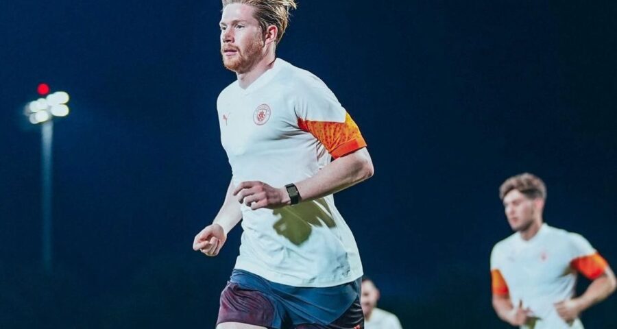 Kevin de Bruyne voltou a treinar com o grupo, mas deve seguir fora da equipe de Pep Guardiola possivelmente contra o Fluminese - Foto: Reprodução / Instagram @mancity