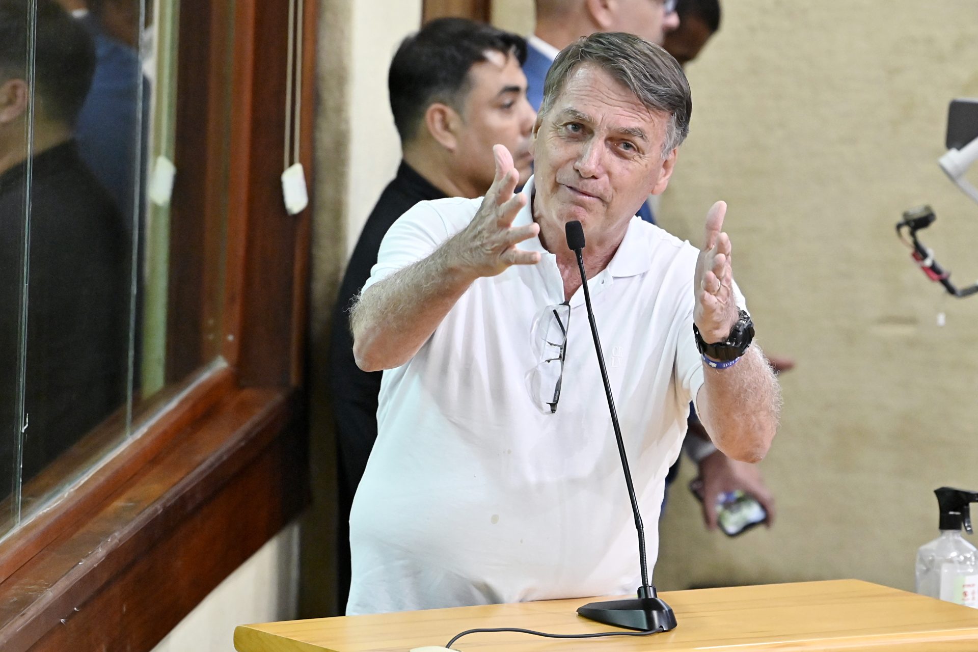 Bolsonaro critica decisão do STF de responsabilizar empresas jornalísticas
