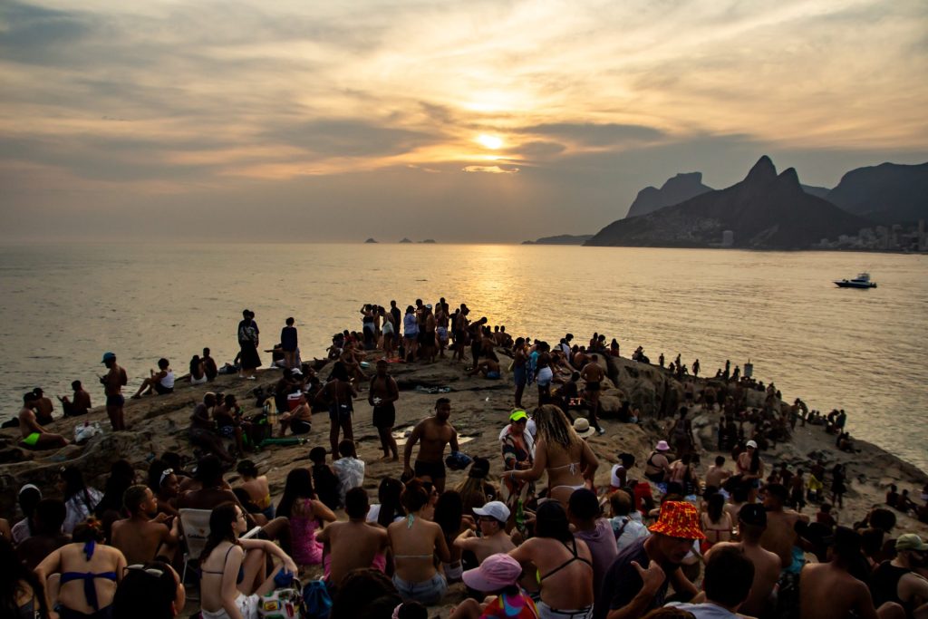 Por conta da forte onda de calor no Rio de Janeiro, população vai a orla da cidade- Foto: Érica Martini/ The News2/ Estadão Conteúdo