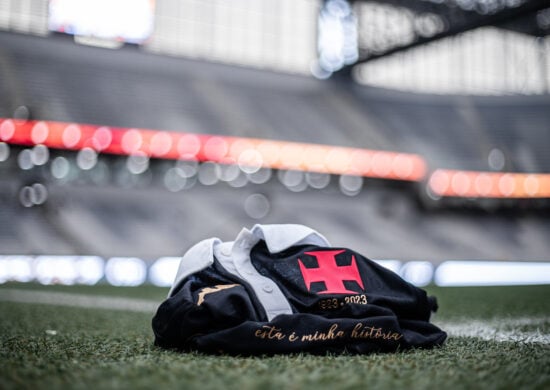 Camisa do Vasco no campo do São Januário no RJ - Foto: Leandro Amorim / Vasco da Gama