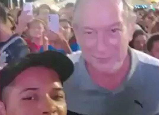 No final do vídeo, Ciro Gomes afirma que agrediu o homem - Foto: Reprodução/Jornal O Povo