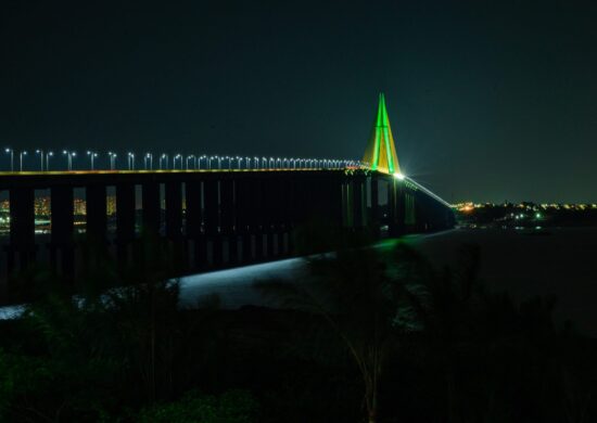 Ponte Rio Negro fica esverdeada - Foto: Divulgação/Fábio Romão/