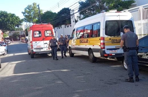 Criança de 4 anos é encontrada morta dentro de van escolar em SP