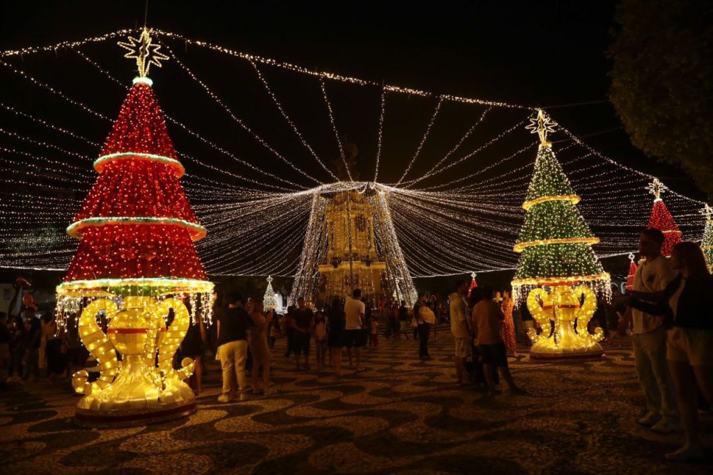 Árvore de Natal do Largo é atração prestigiada pelas famílias manauaras - Foto: Divulgação/Secom