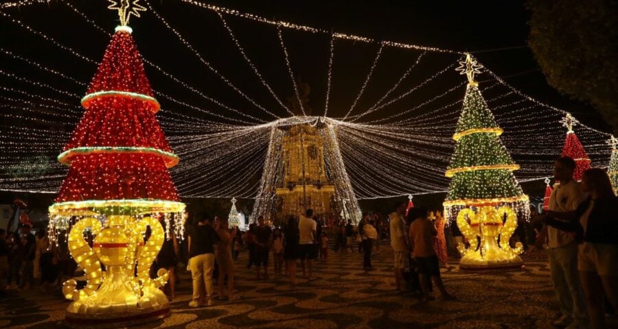 Árvore de Natal do Largo é atração prestigiada pelas famílias manauaras - Foto: Divulgação/Secom