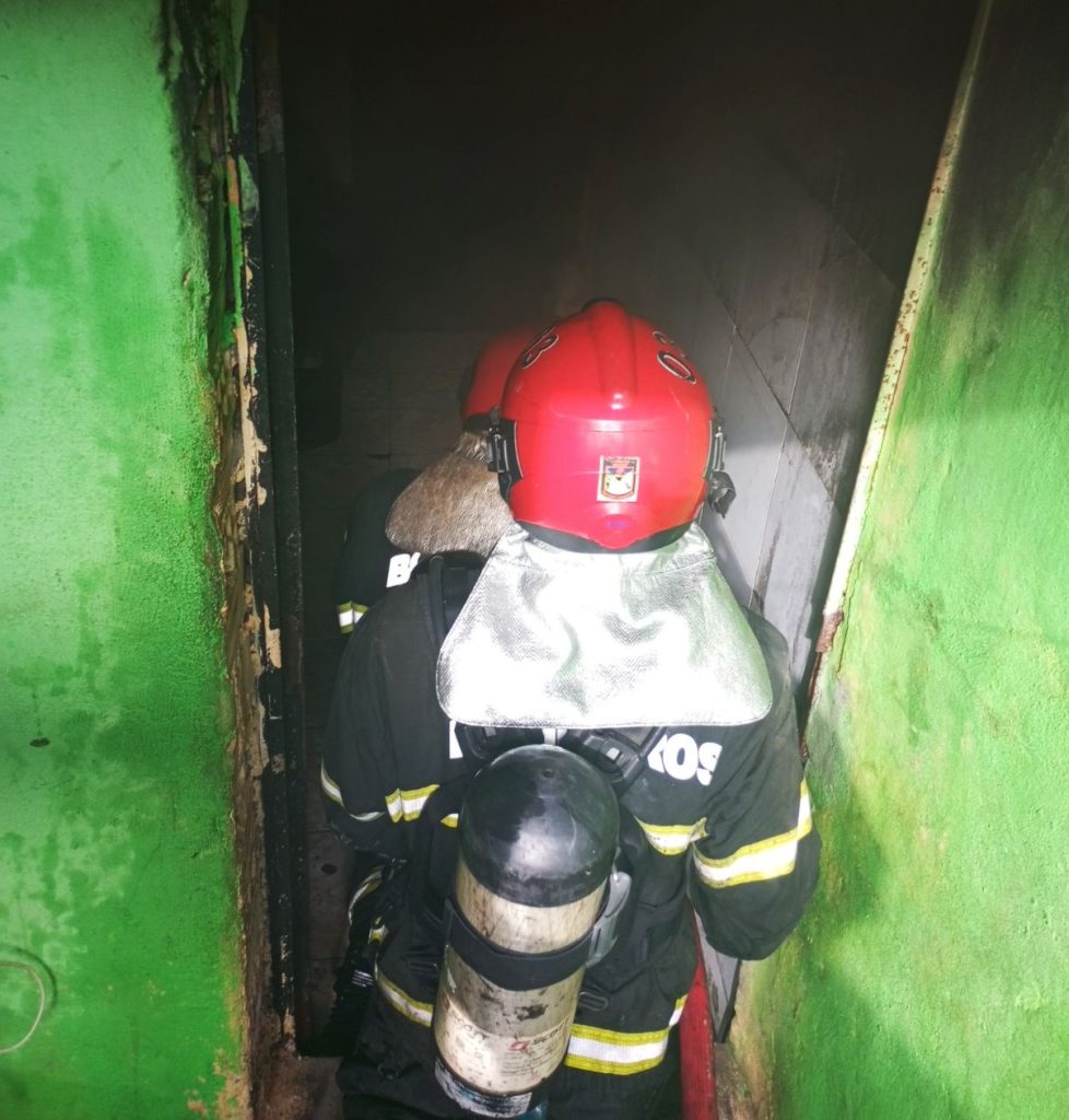 Incêndio foi contido pelos bombeitros - Foto: Divulgação/CBMAM